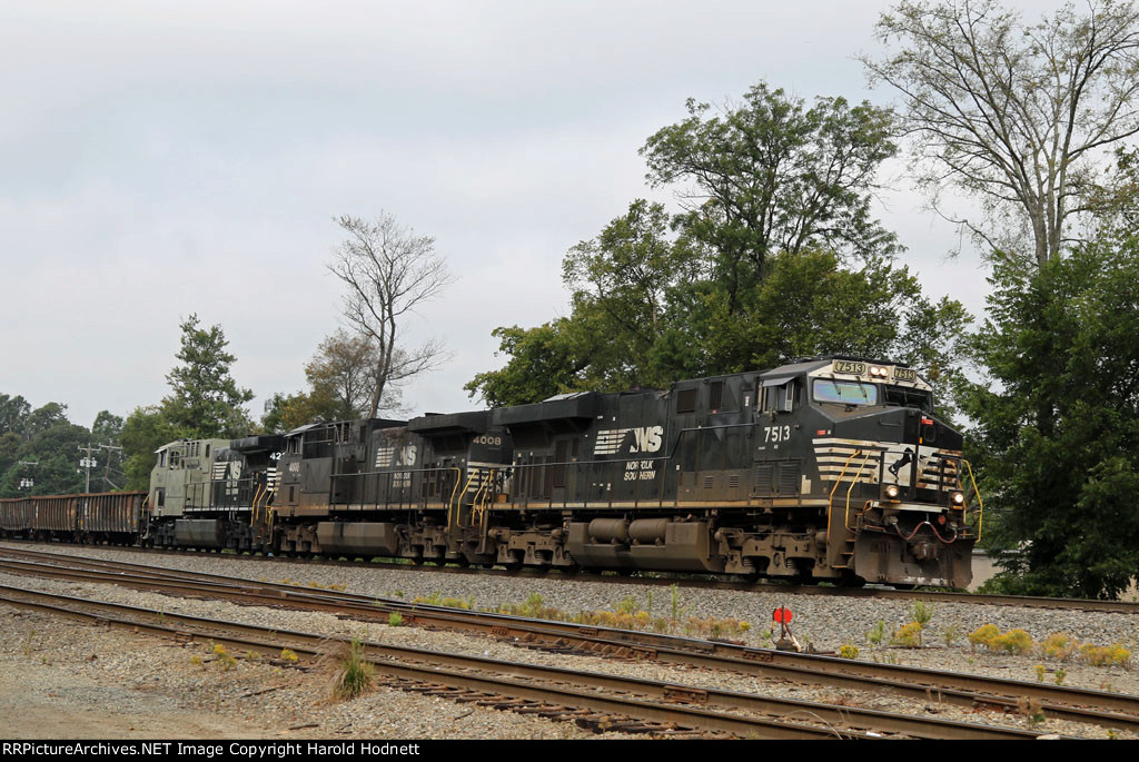 NS 7513 leads train 12R towards the signals at Aycock